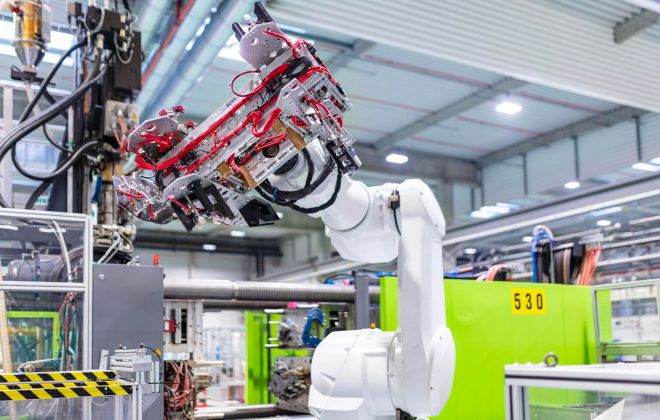 Main de préhension 700 t hybrid molding EMI